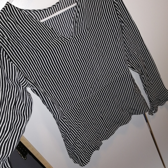 Zara blouse - beautiful - peplum - bell sleeves - Picture 2 of 12